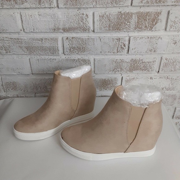 Queen George Aspen Boot sz 7 Vegan Suede New, High Top - Picture 2 of 5